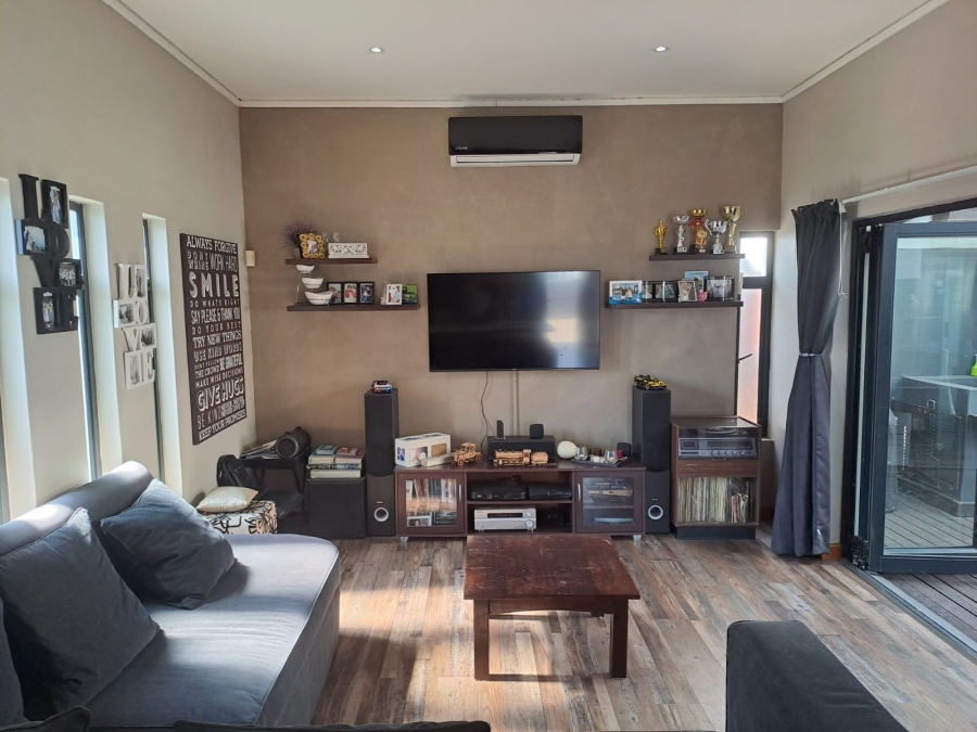 2 Bedroom Property for Sale in Nahoon Valley Park Eastern Cape